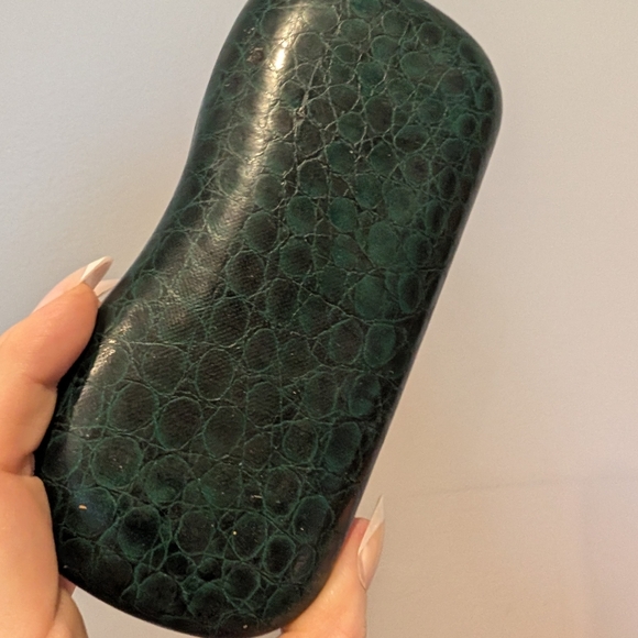 Green Textured Eyeglass Case - Picture 3 of 6